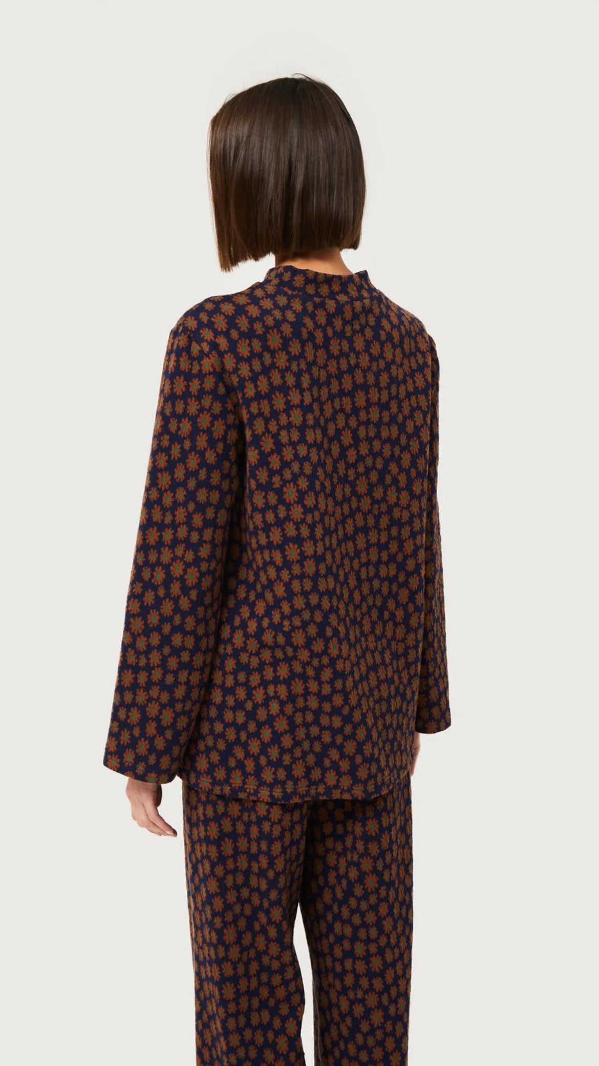 Top de punto jacquard con estampado floral azul
