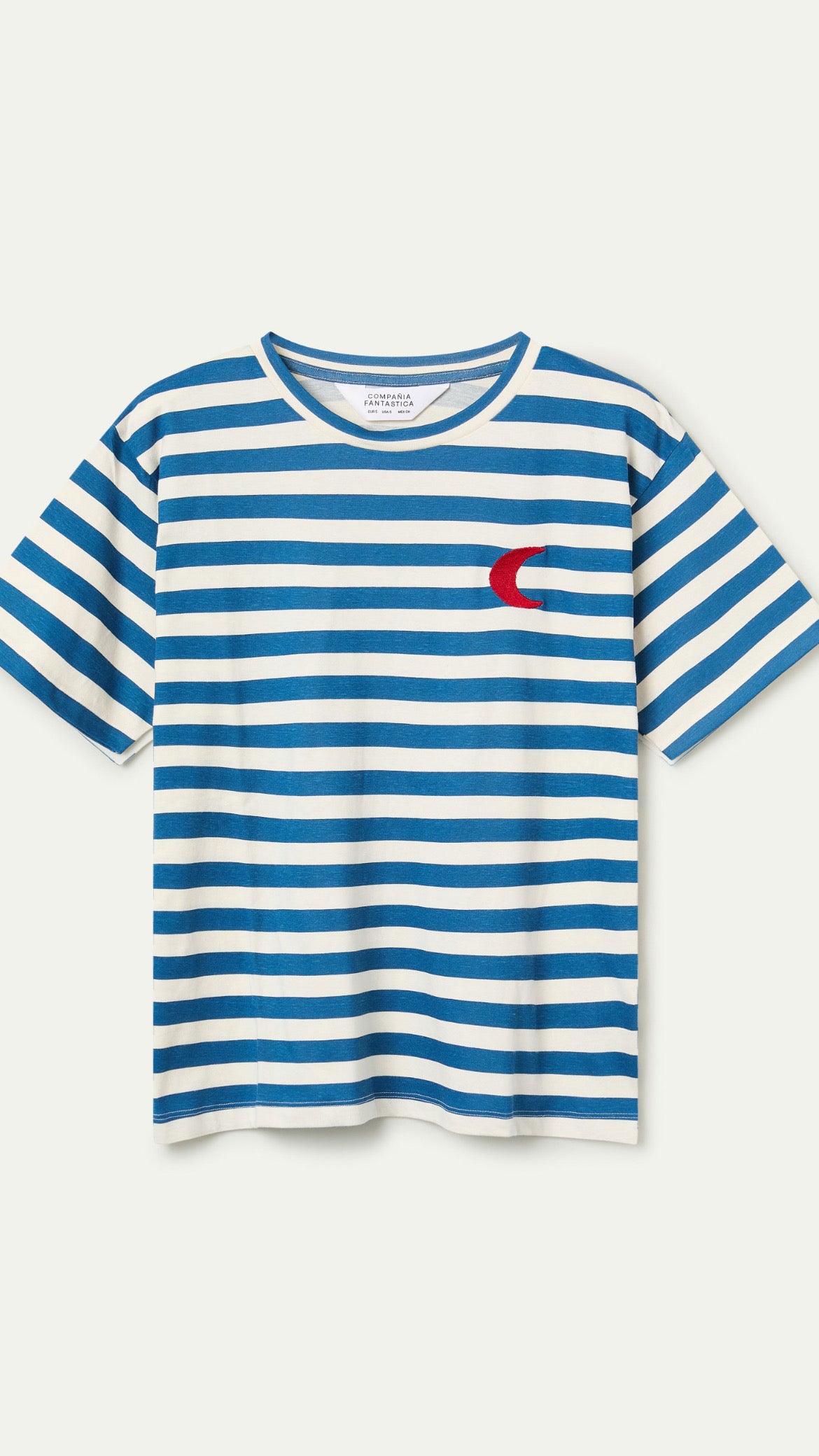 Camiseta con estampado de rayas azules y bordado de luna