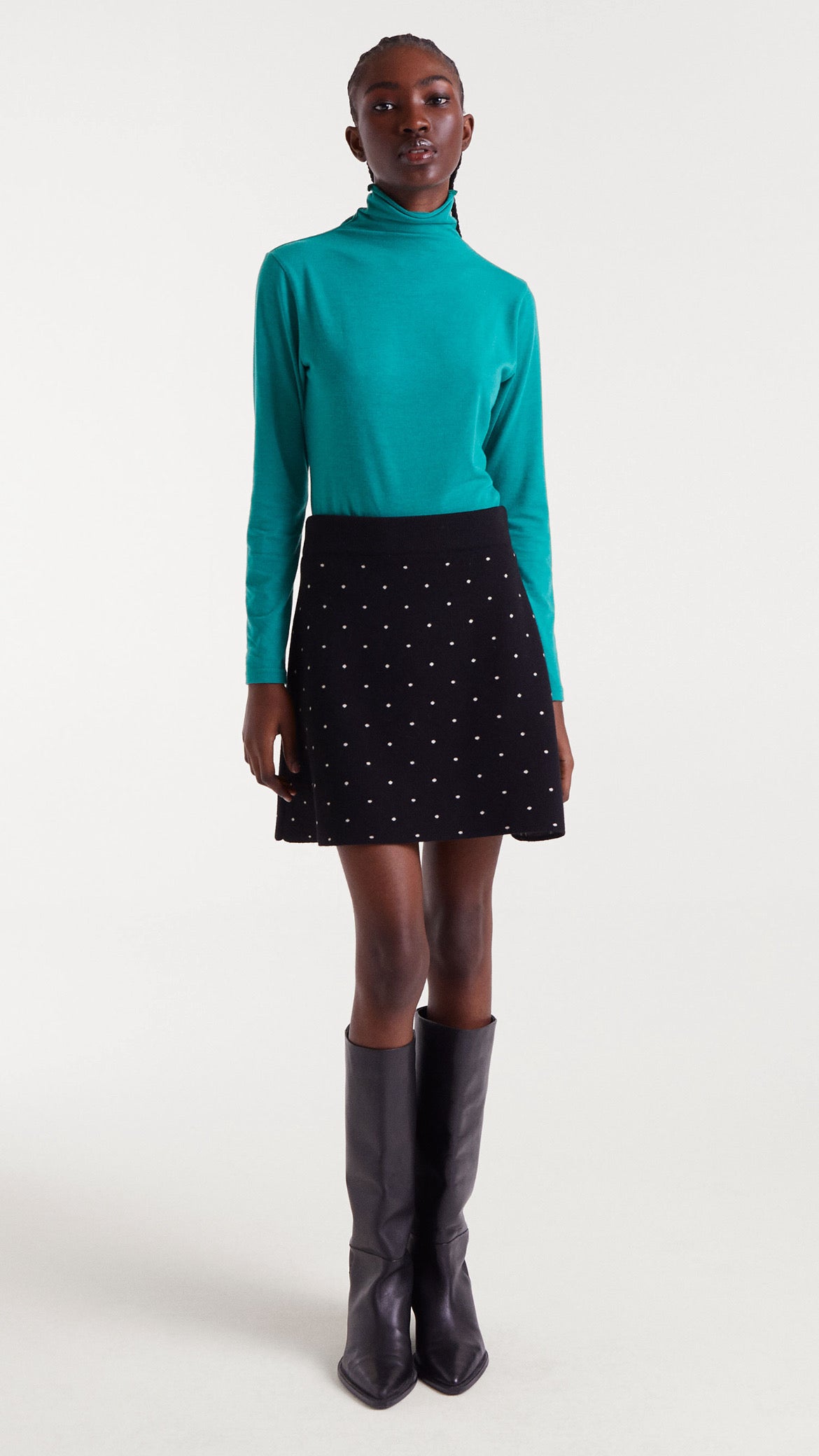Falda corta punto jacquard con estampado miniblack