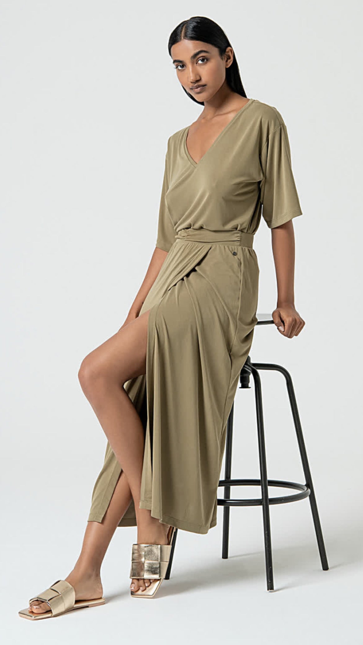 Falda elástico con abertura Kaki