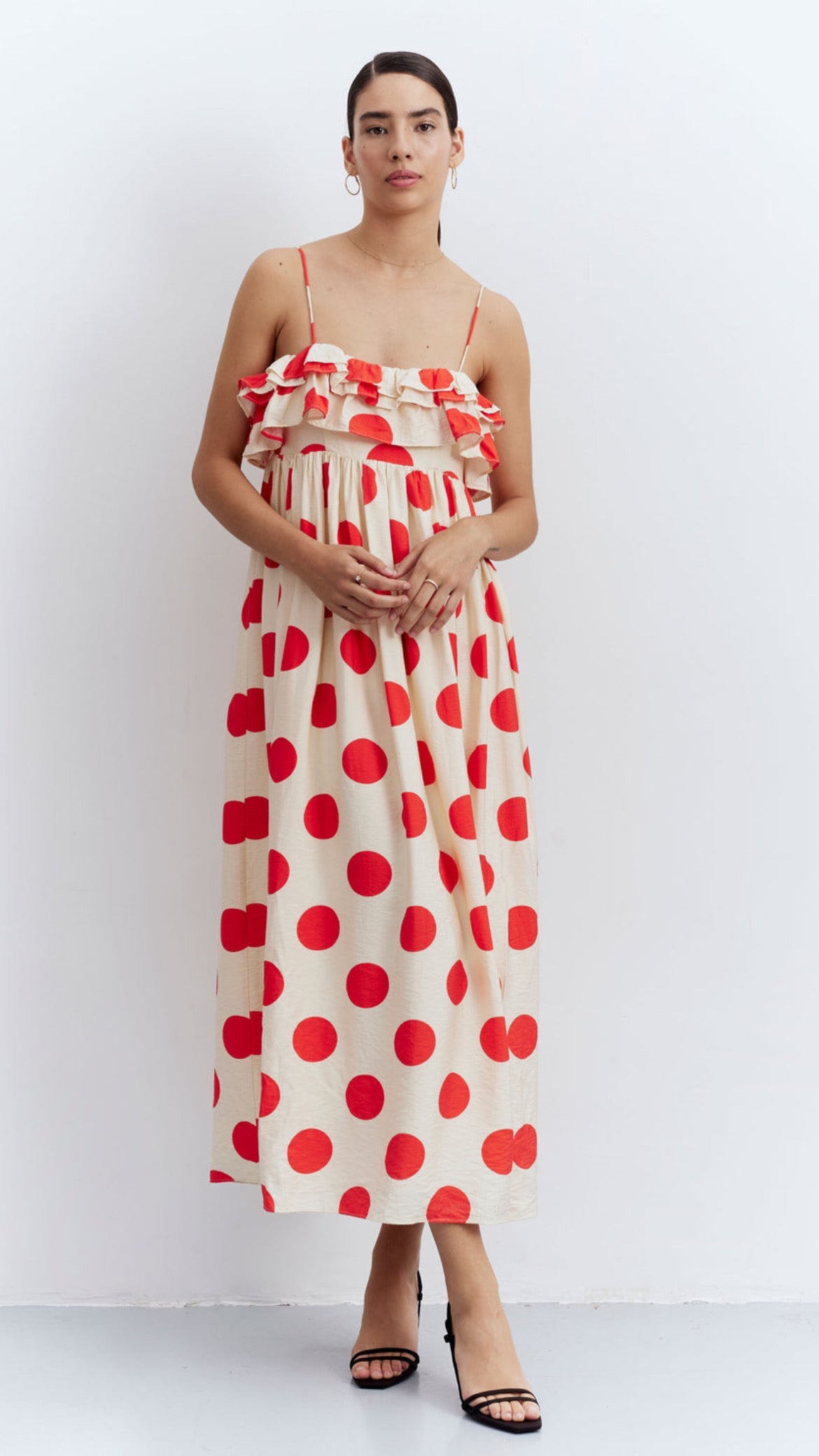 Vestido largo volantes lunares