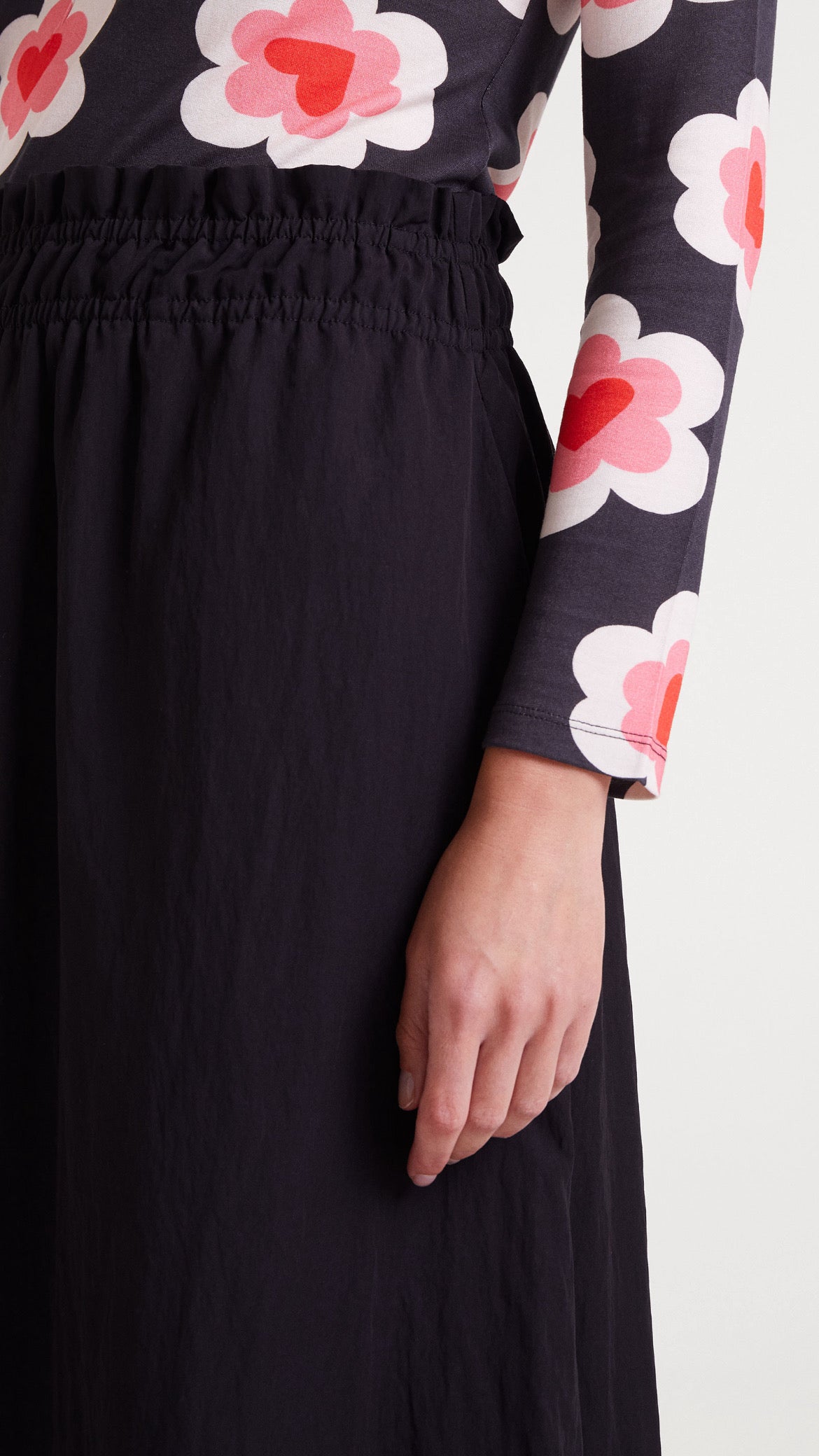 Falda midi negra