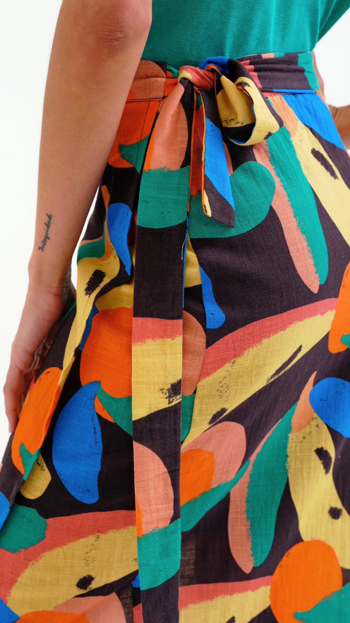 Falda midi con estampado Tutti Frutti Big (R)