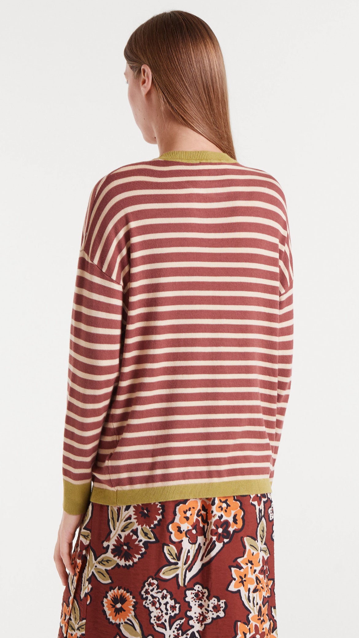 Jersey de punto de rayas marrón y blanco