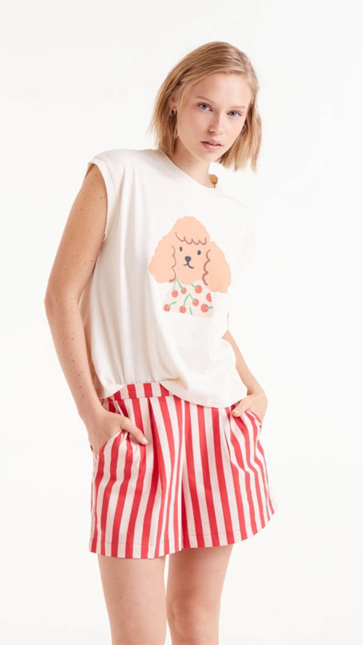 Camiseta con print de perro cerezas