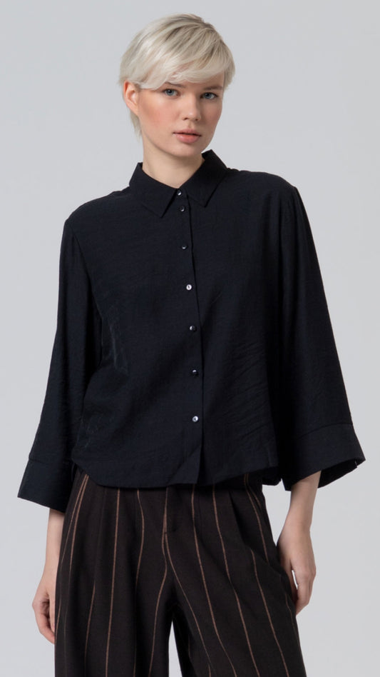 Camisa oversize manga campana negra