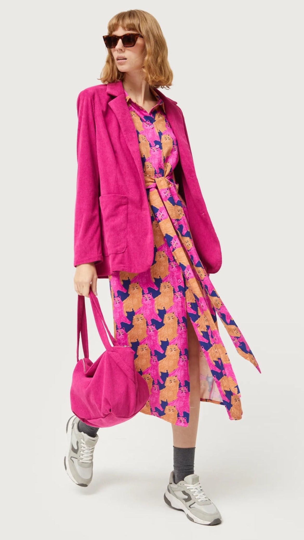 Vestido midi camisero con estampado de gatos