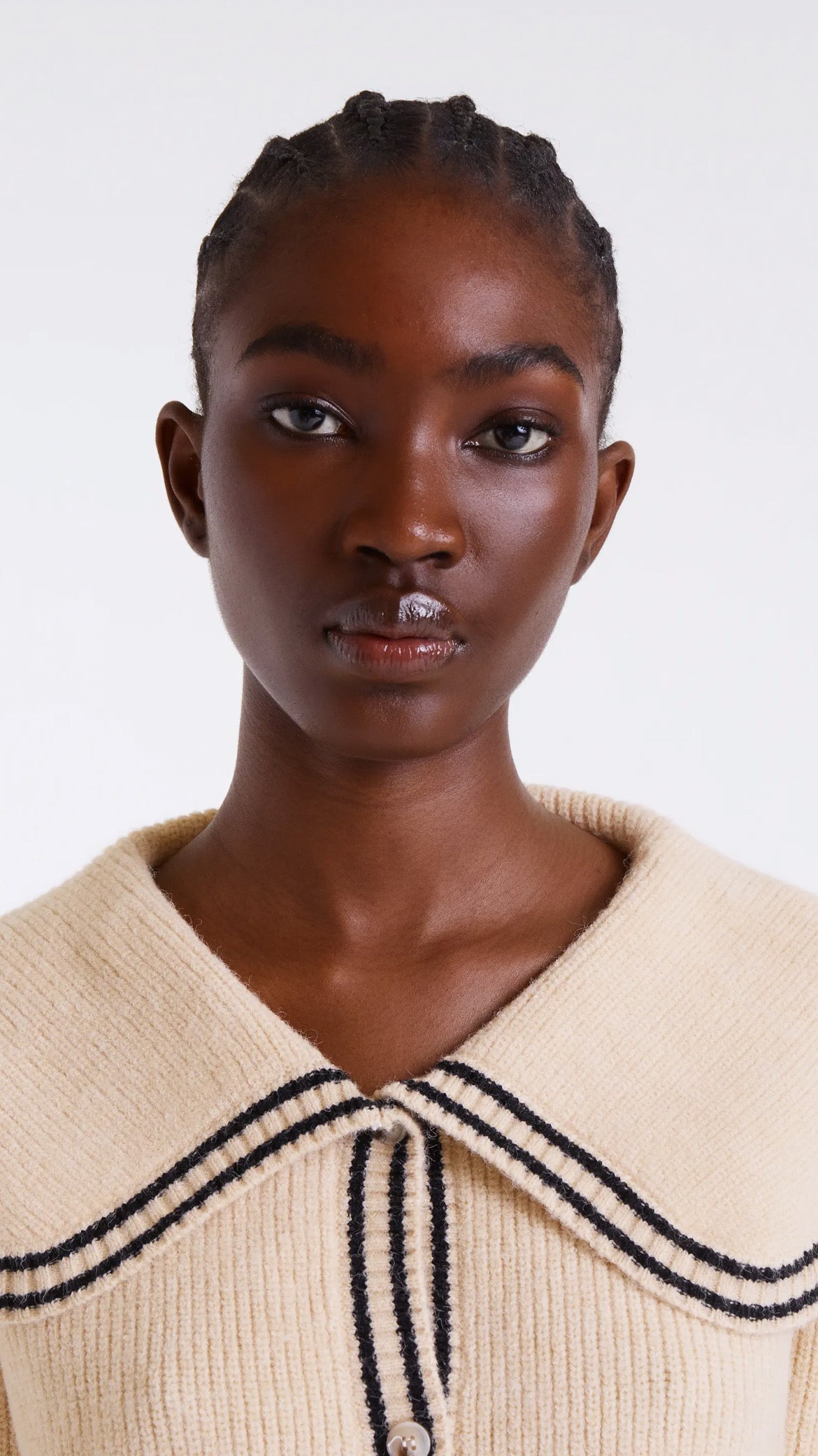 Cárdigan cuello marinero beige