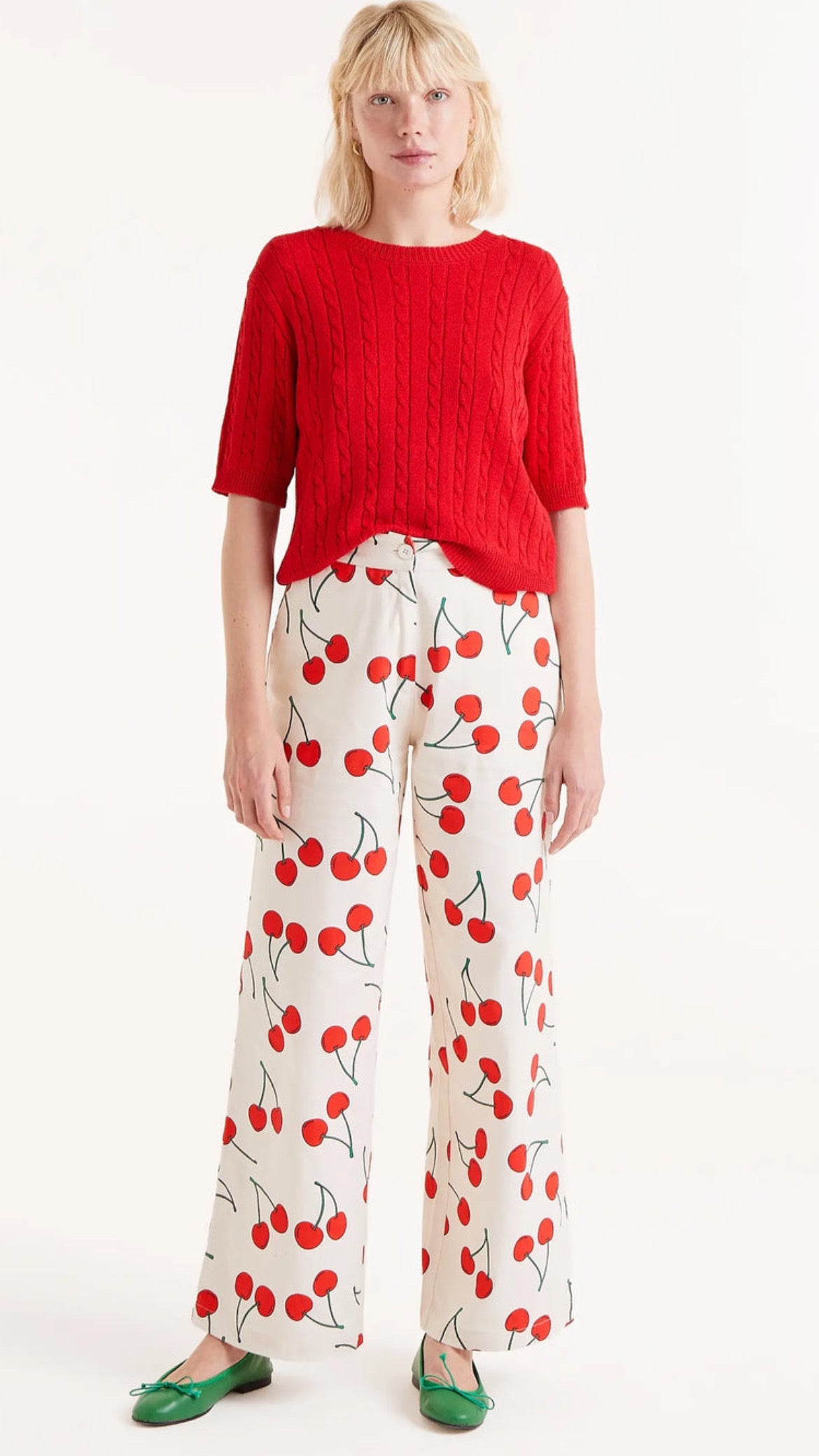 Pantalón recto estampado de cerezas