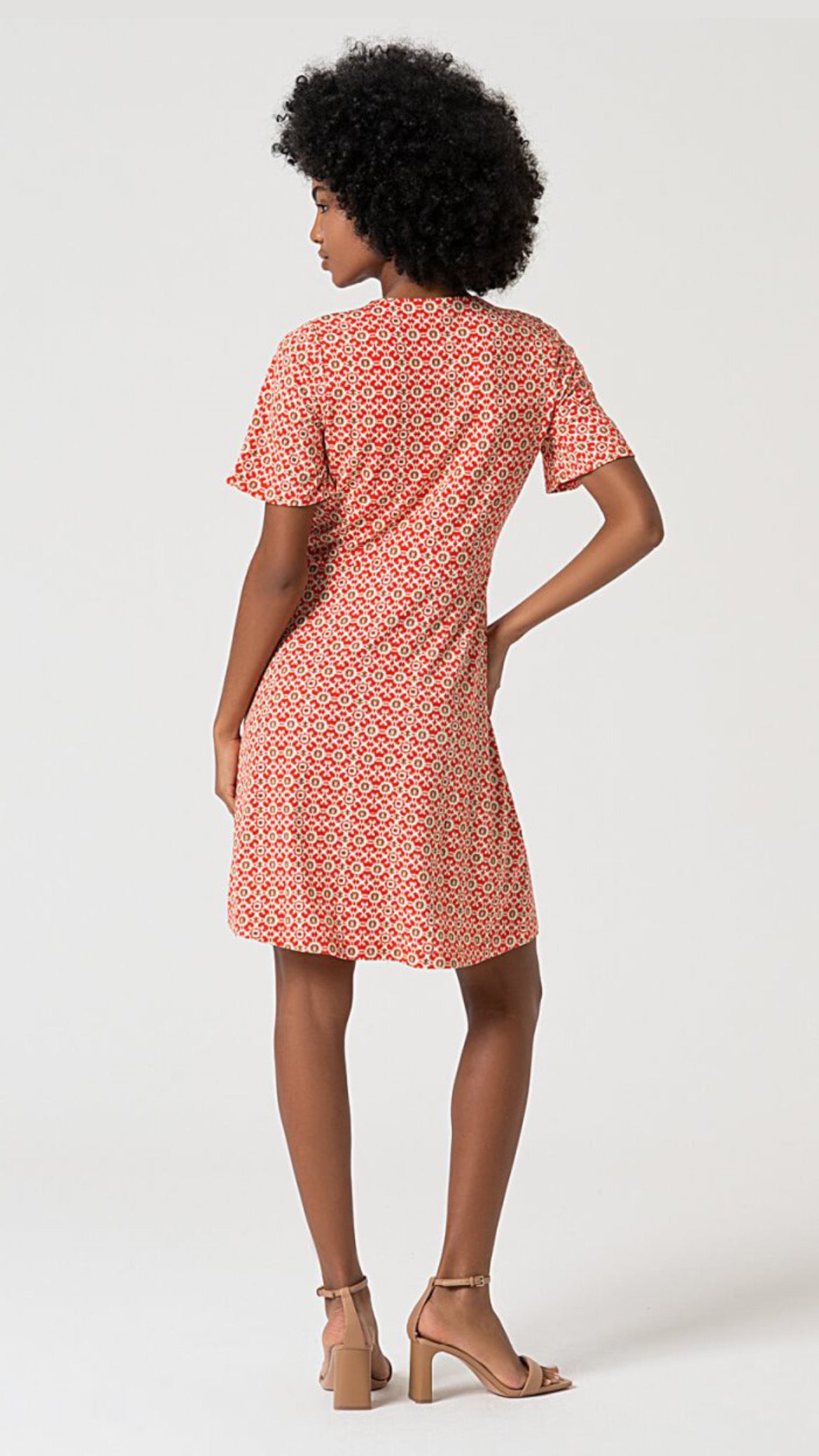 Vestido a Rodilla con Cinturilla Drapeada Rosa