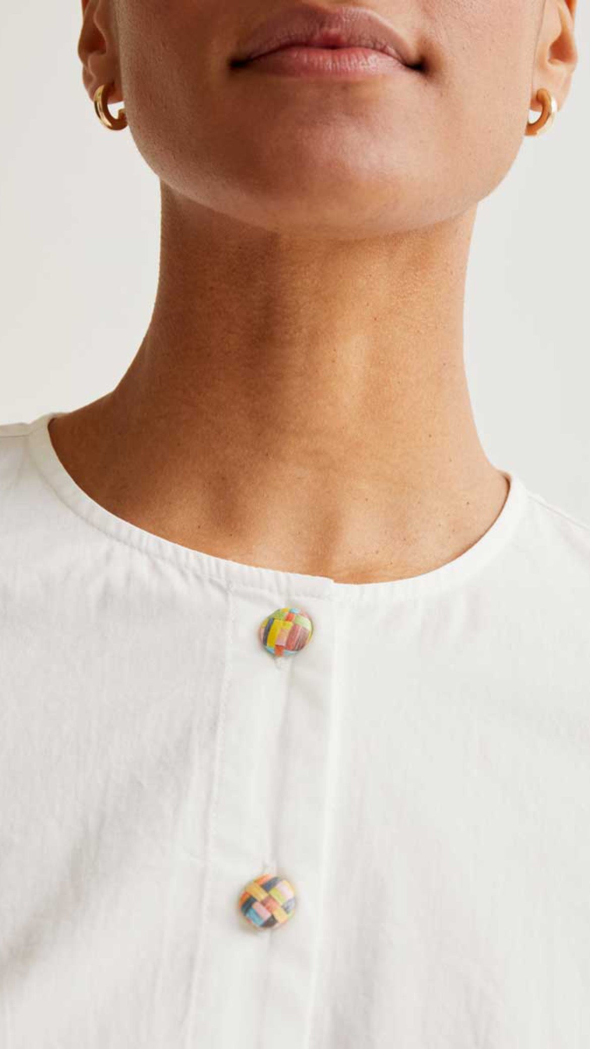 Top 100% algodón con botones multicolor