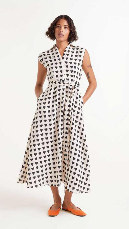 Vestido midi con estampado de corazones