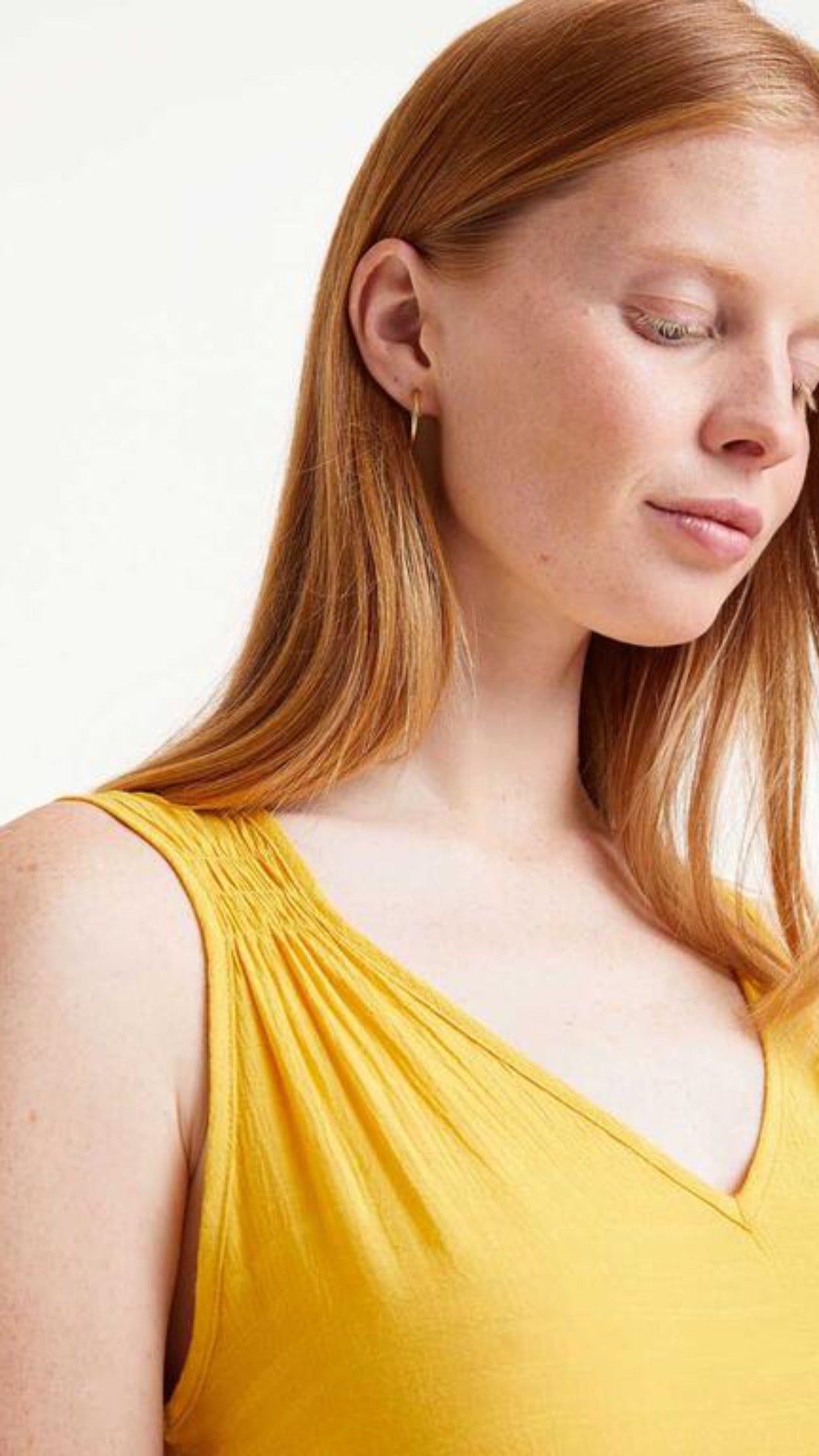 Vestido midi fluido amarillo