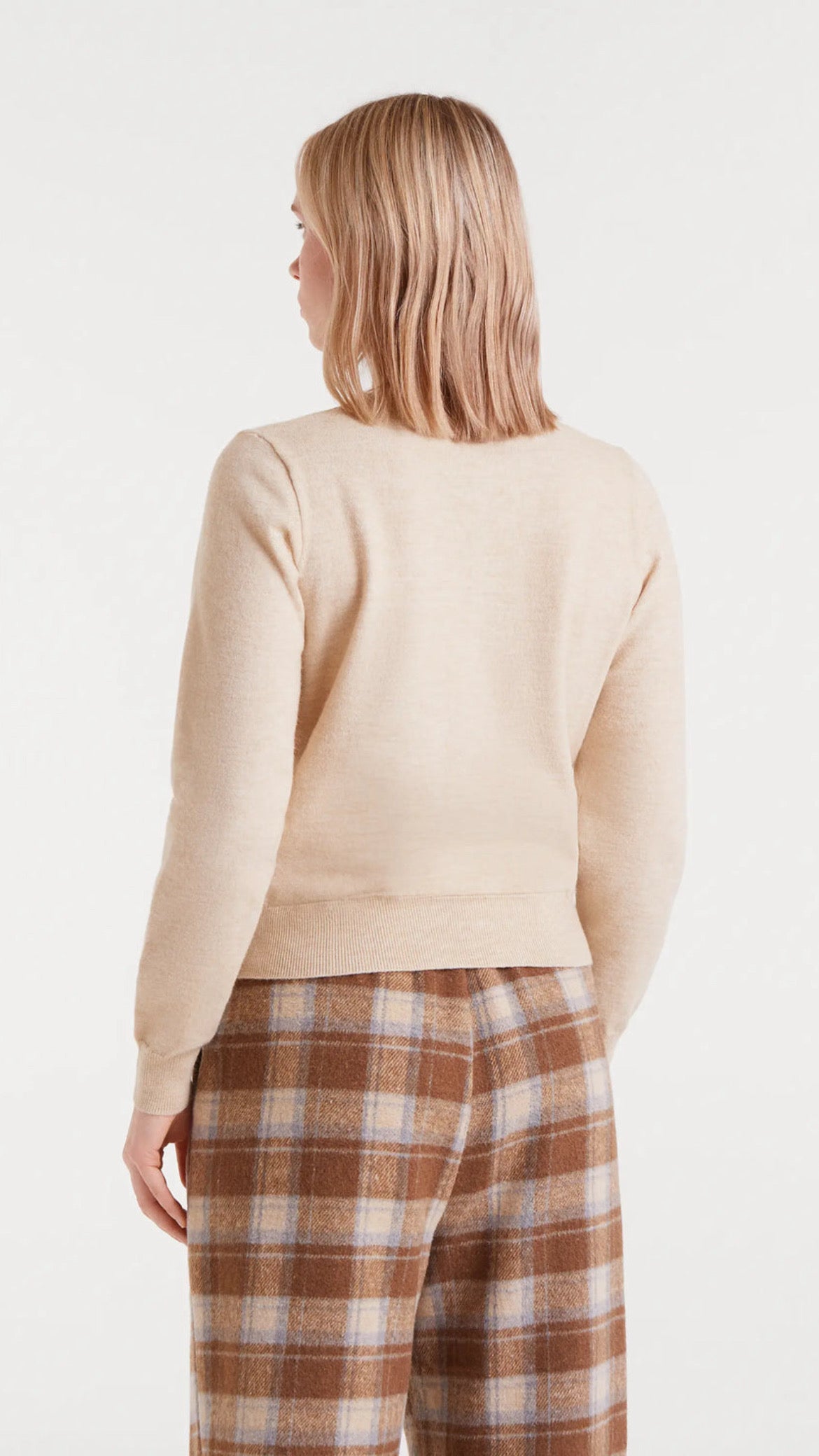 Cárdigan punto fino con detalle floral beige