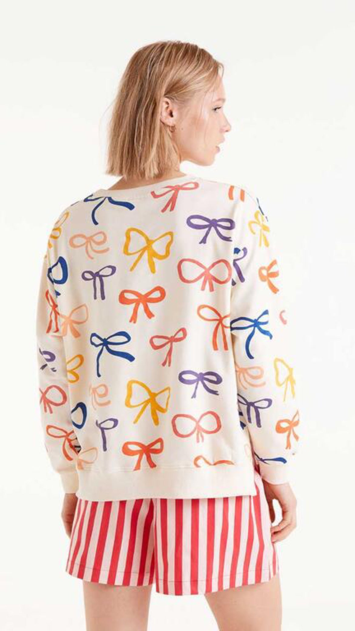Sudadera estampado lazos