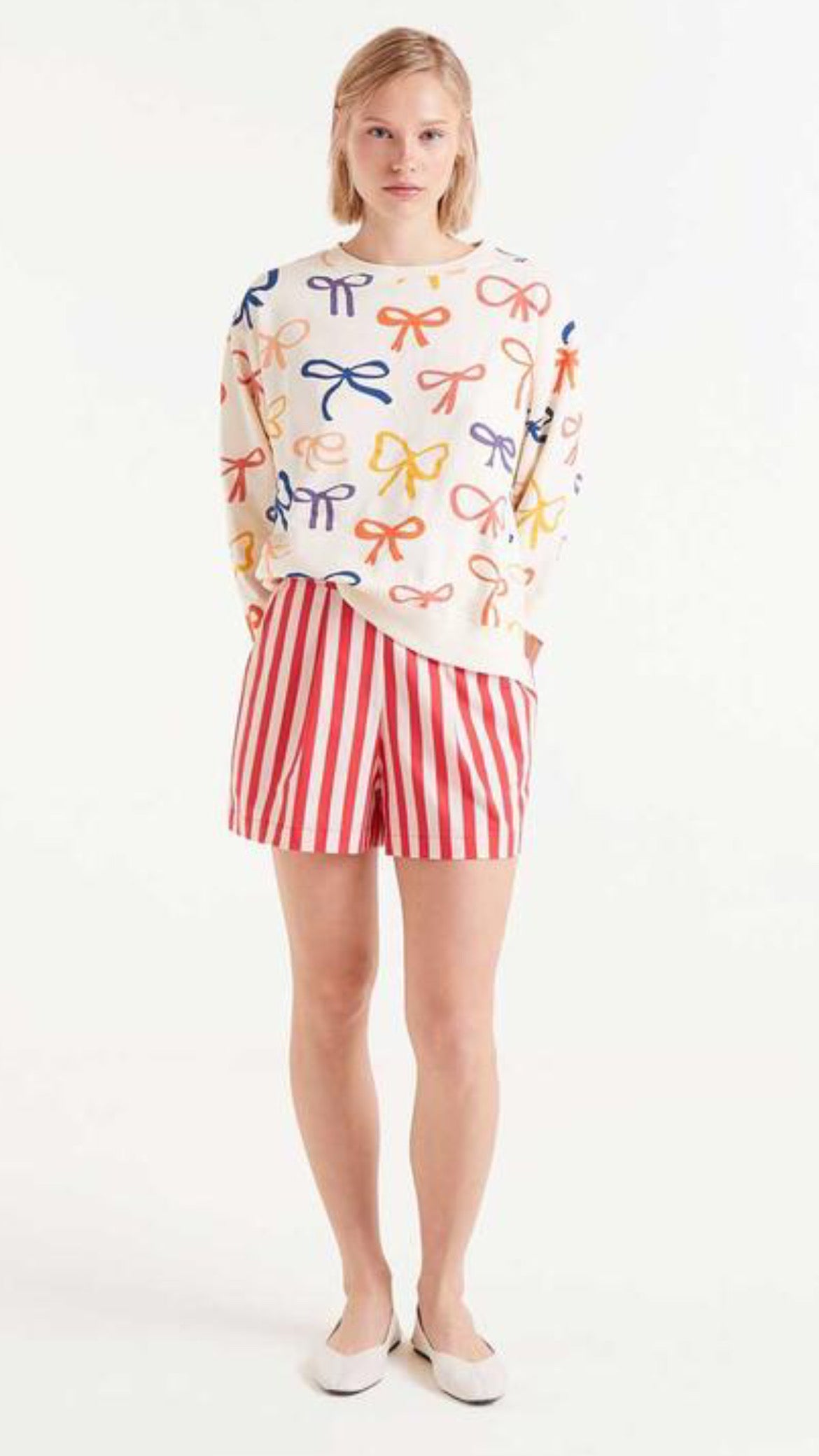 Sudadera estampado lazos