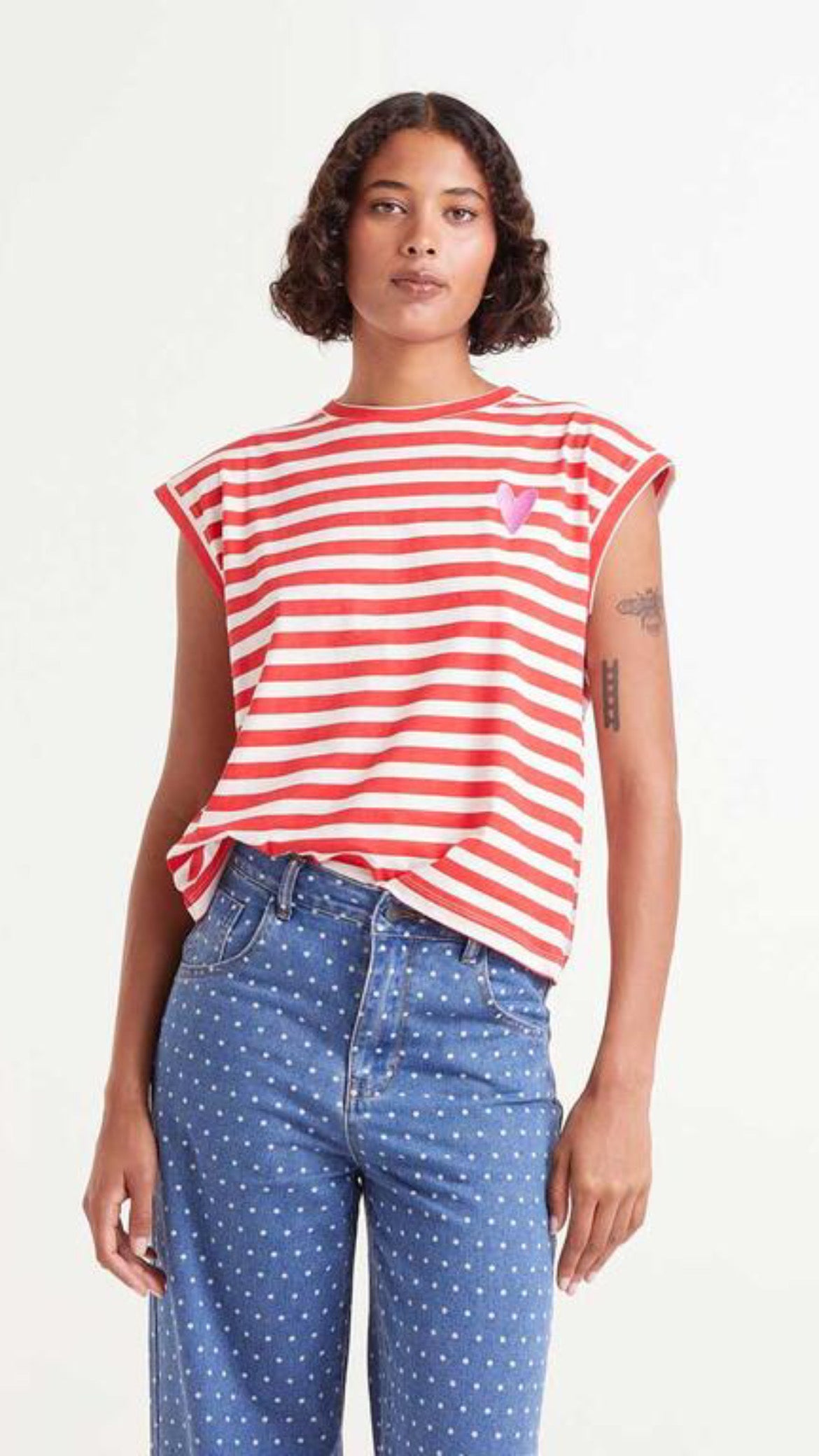 Camiseta sin mangas rayas rojas
