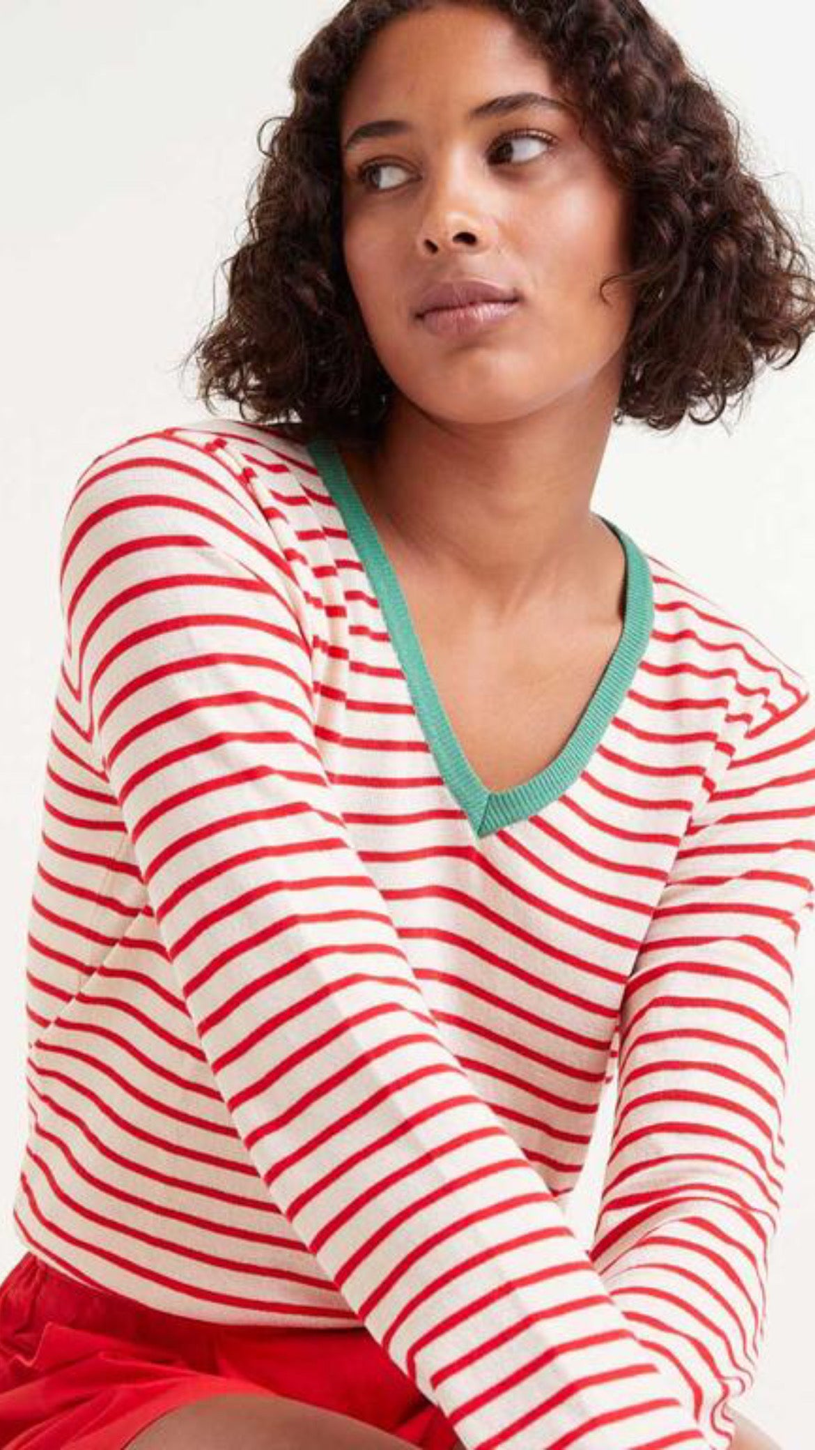 Jersey cuello pico rayas rojo