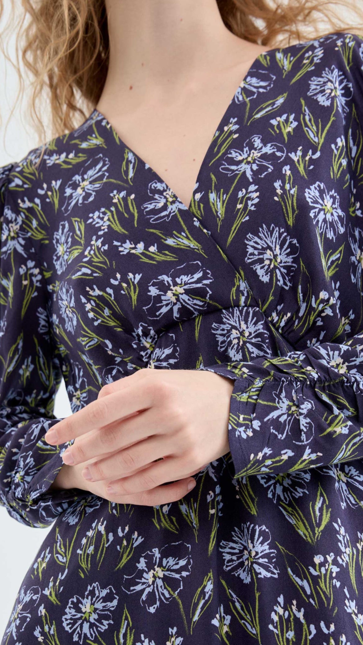 Vestido midi viscosa LENZING ECOVERO con estampado floral azul