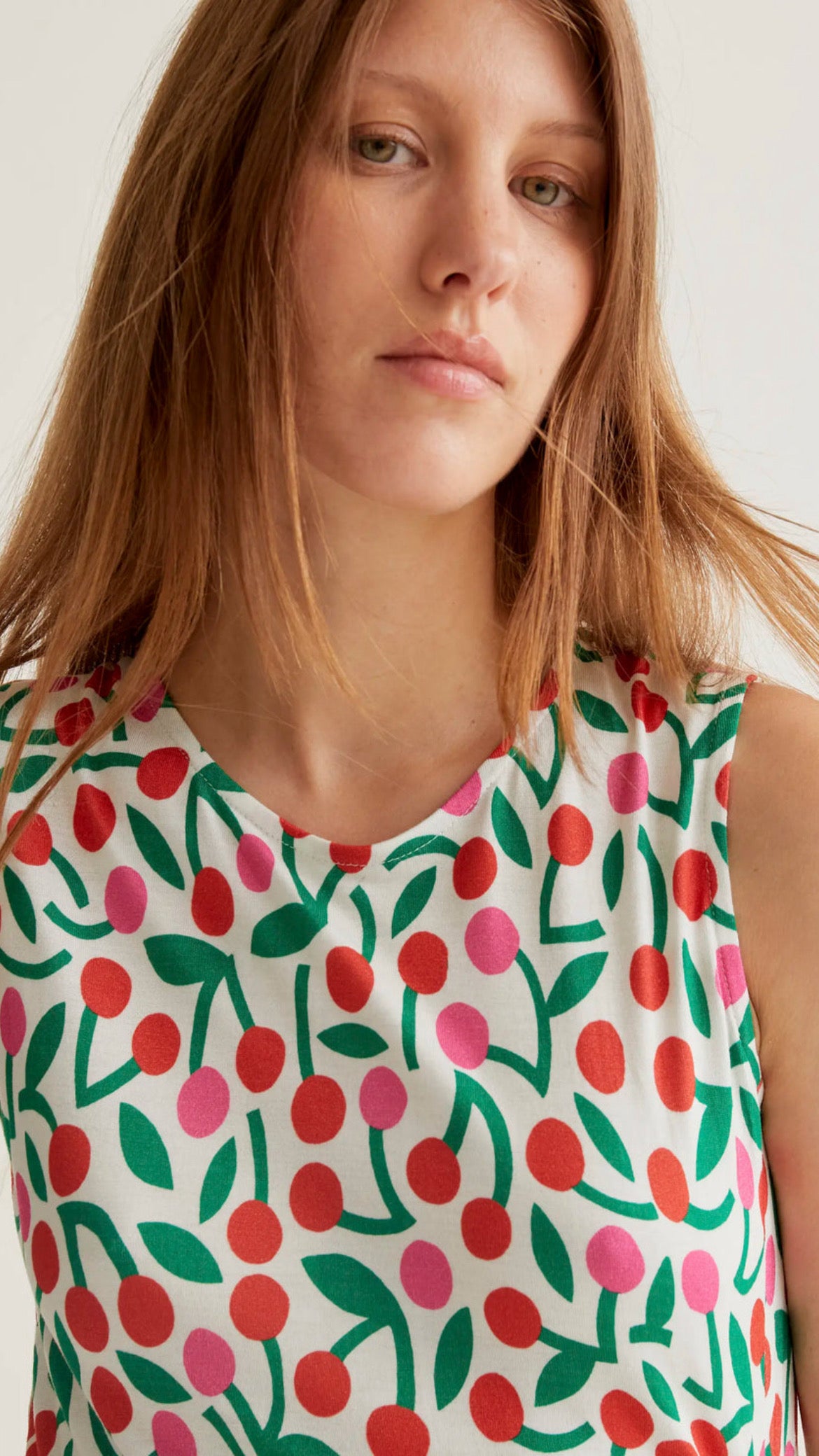 Vestido largo con estampado Guinda
