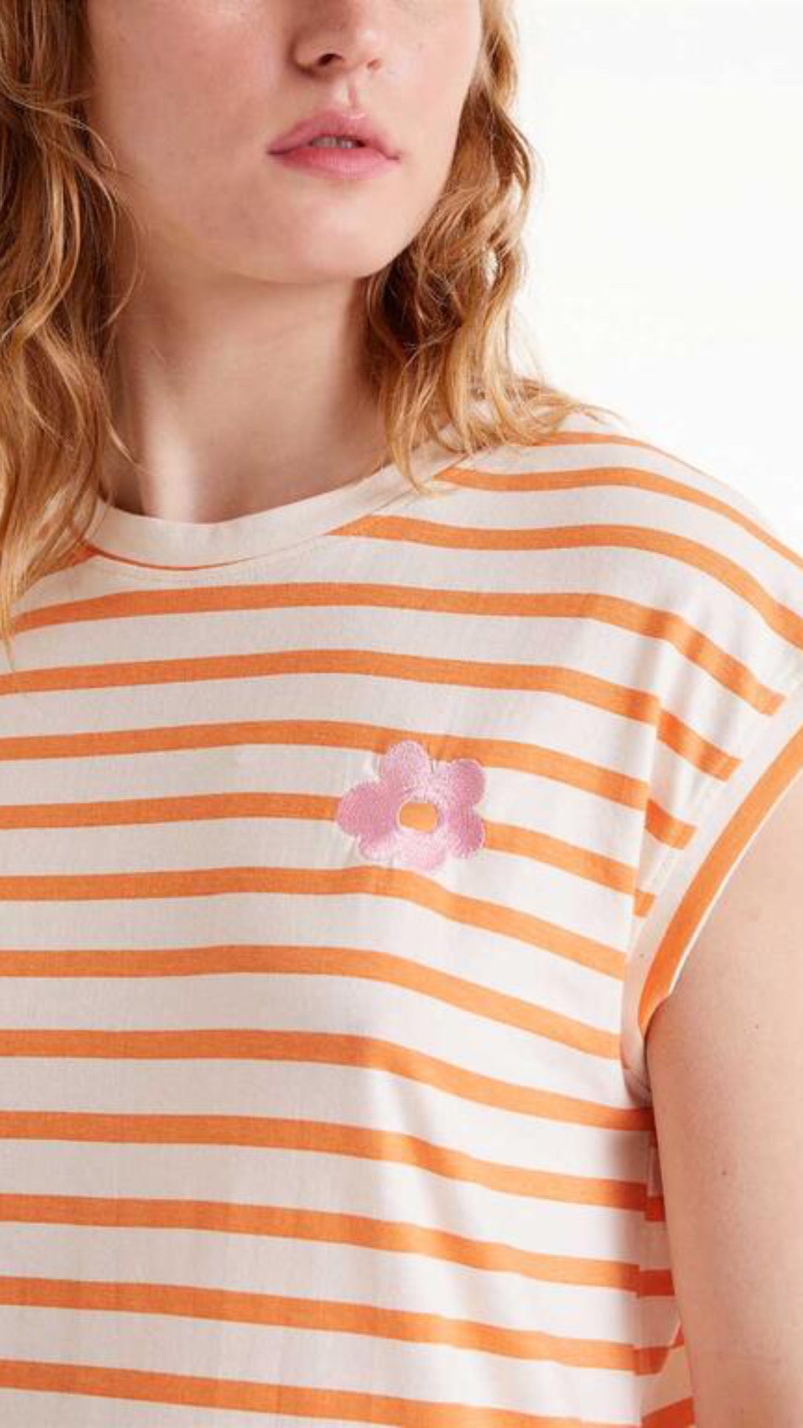 Camiseta estampada de rayas naranjas