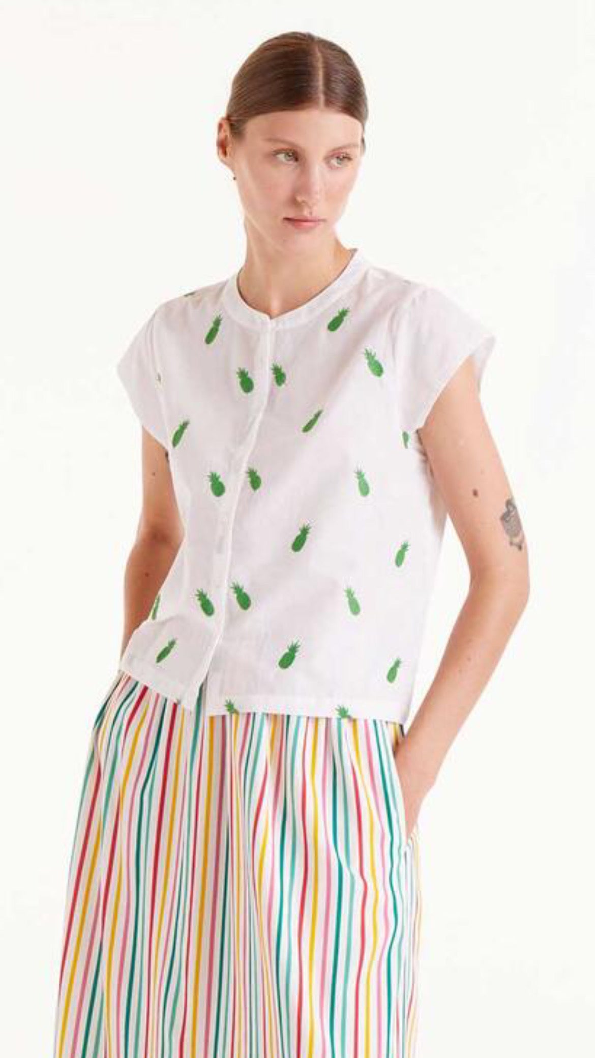 Camisa cuello mao piñas