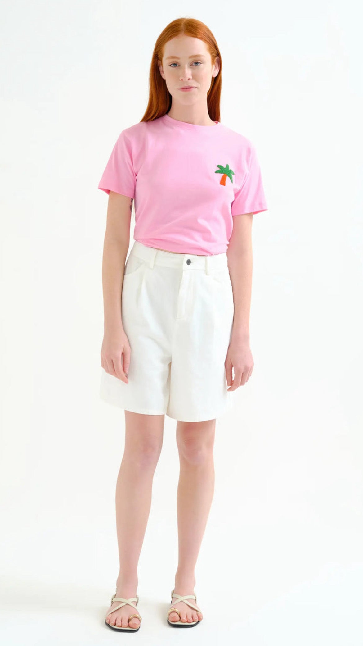 Camiseta con bordado de palmera