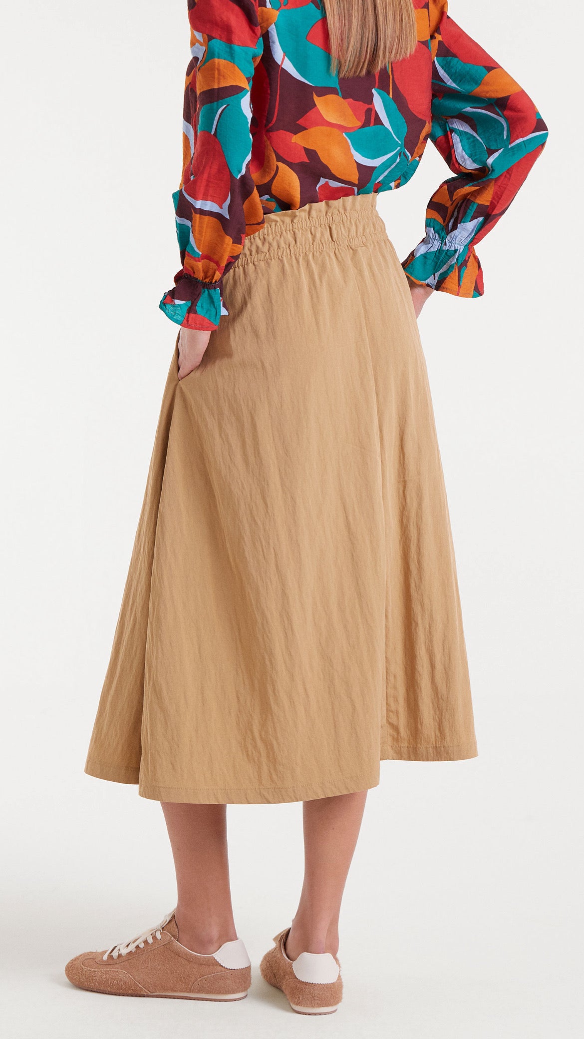 Falda midi camel