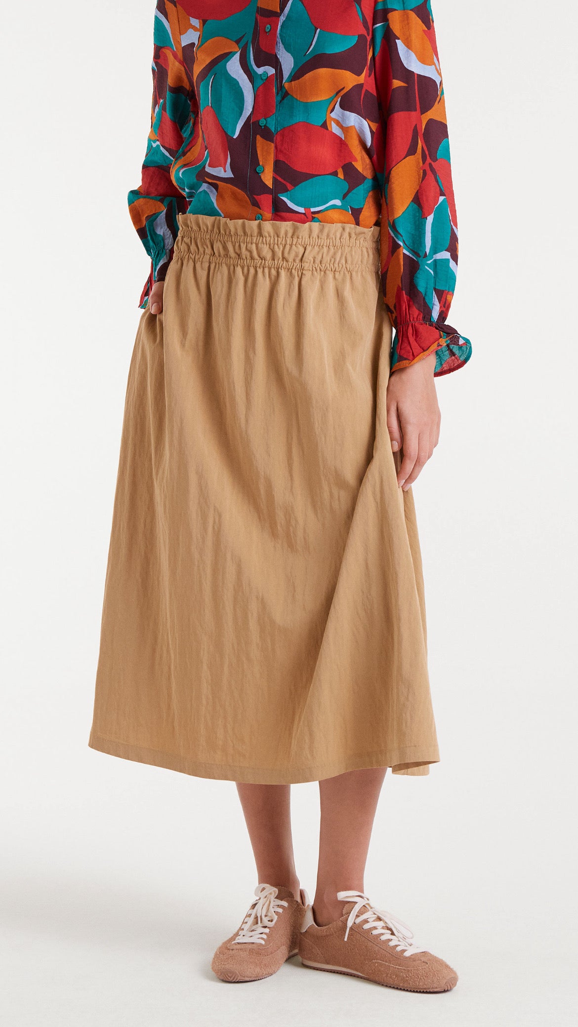 Falda midi camel