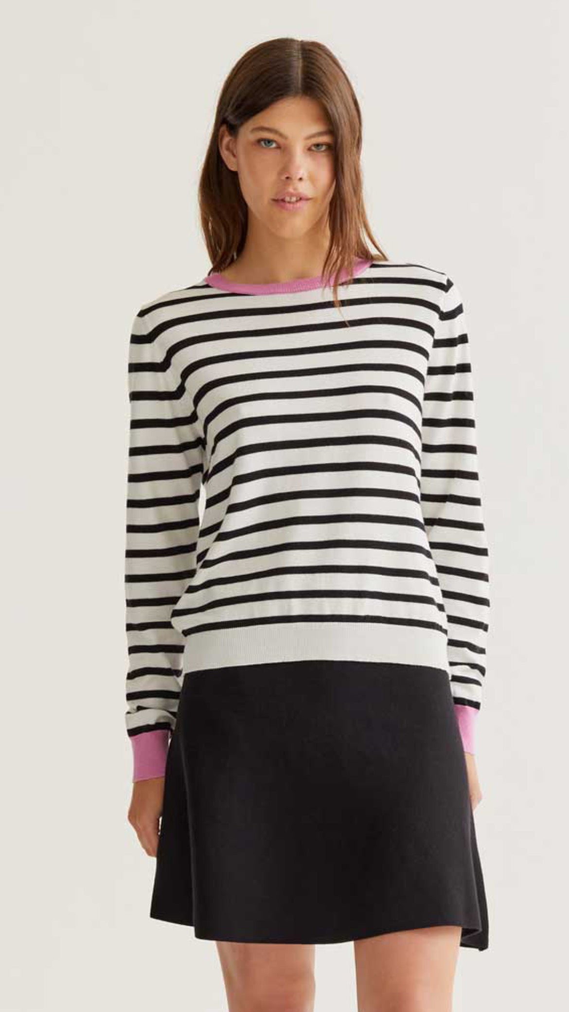 Jersey de punto con estampado de rayas negras y blancas
