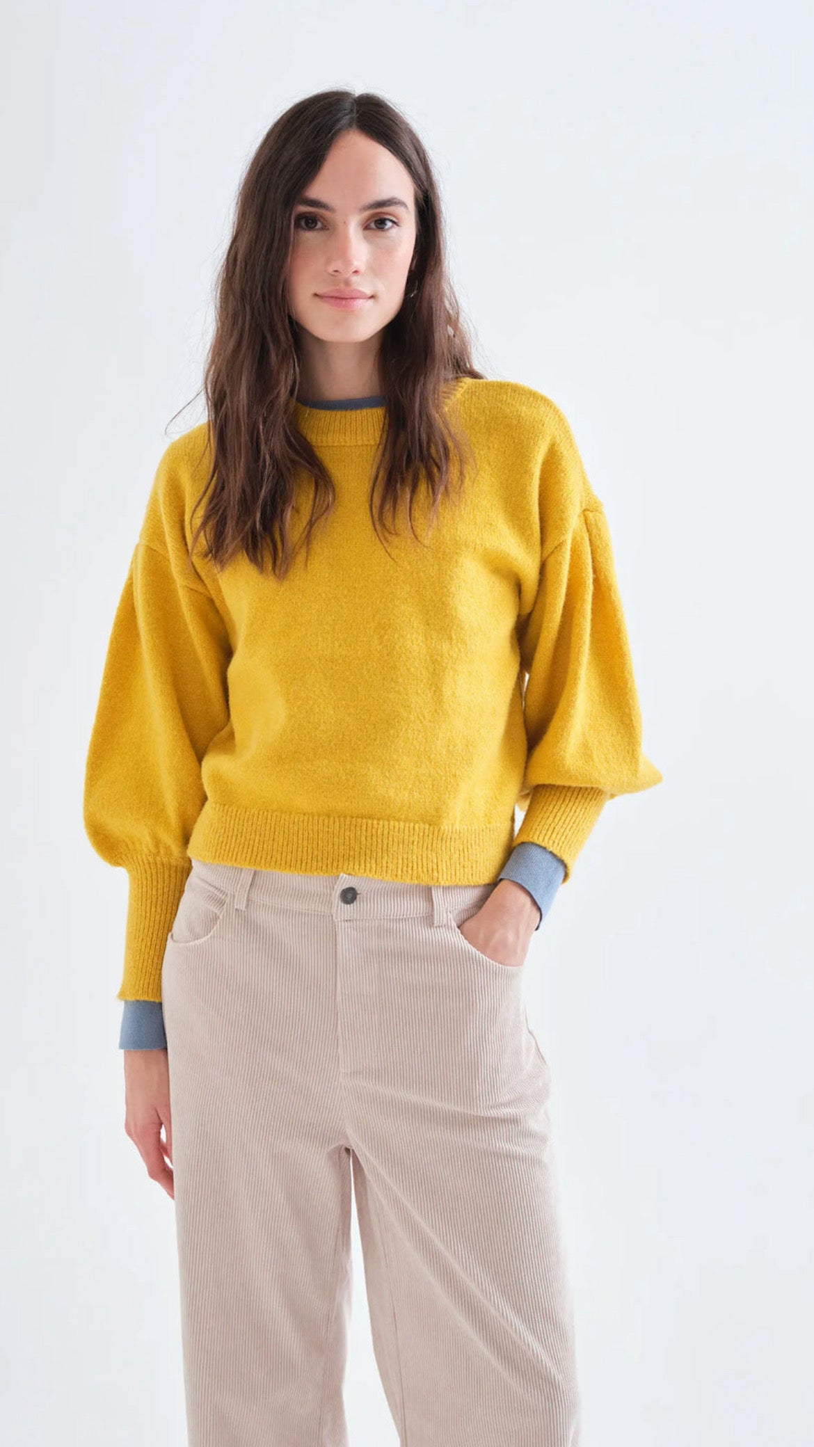 Jersey básico de punto amarillo