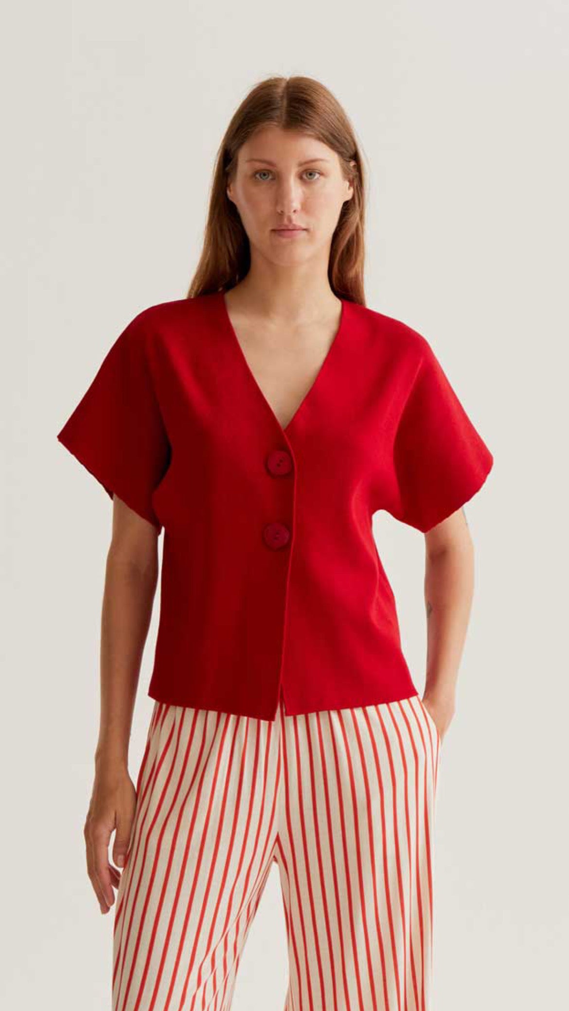 Cárdigan de punto rojo (R)