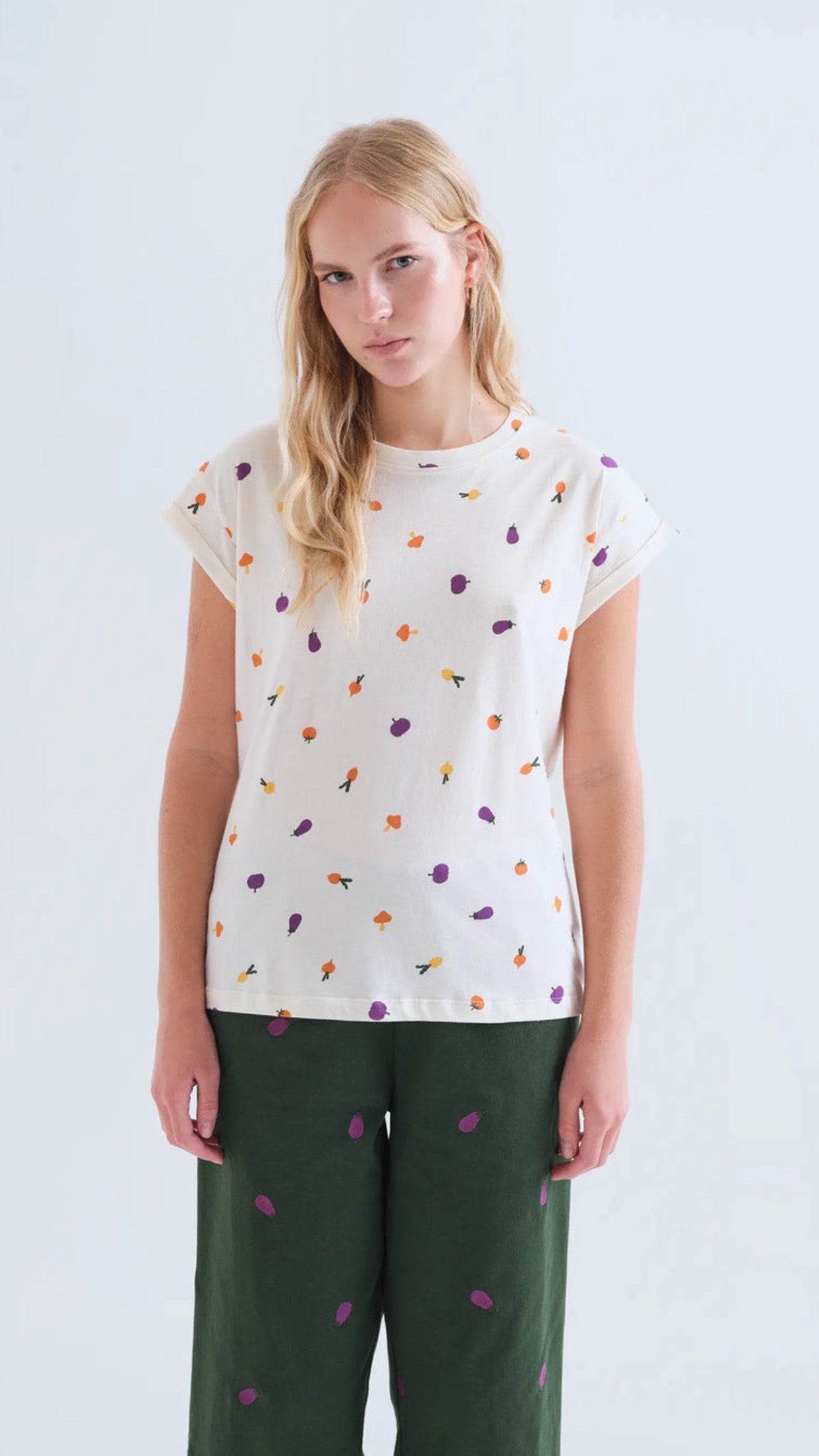 Camiseta 100% algodón con estampado verdura