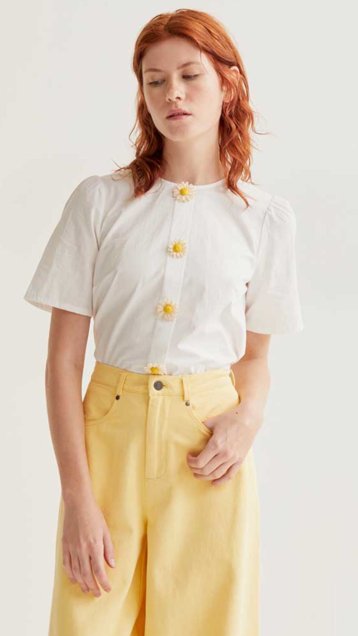 Top 100% algodón con botones florales
