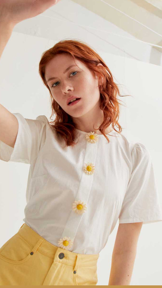 Top 100% algodón con botones florales