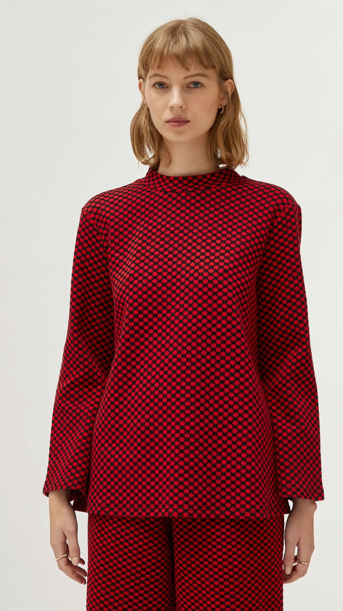 Top de punto estampado jacquard rojo