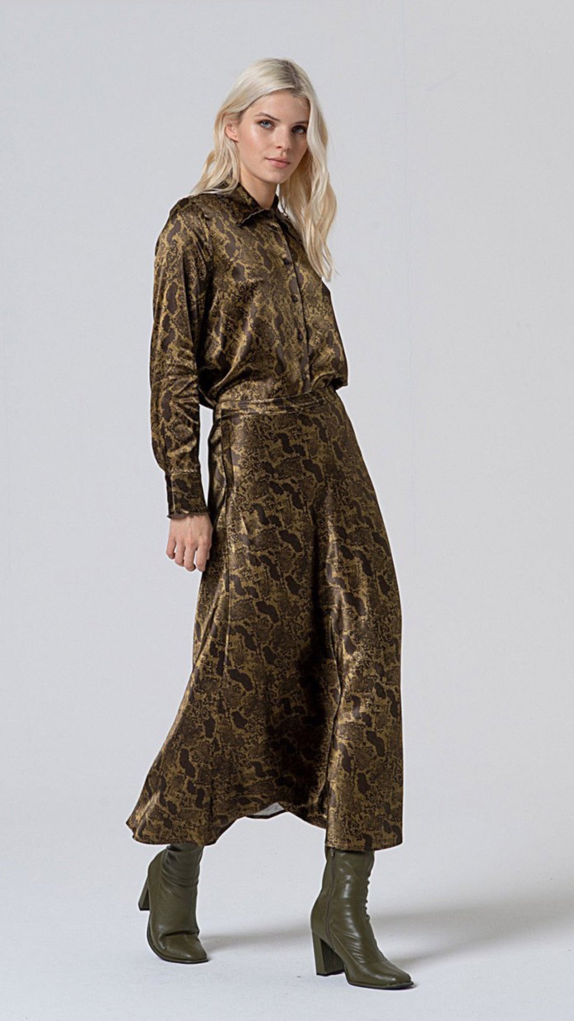 Falda midi elástica con animal print Kaki