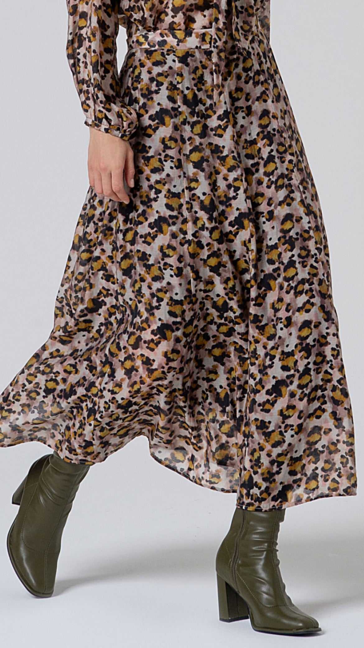 Falda midi con vuelo y tejido fluido Multi