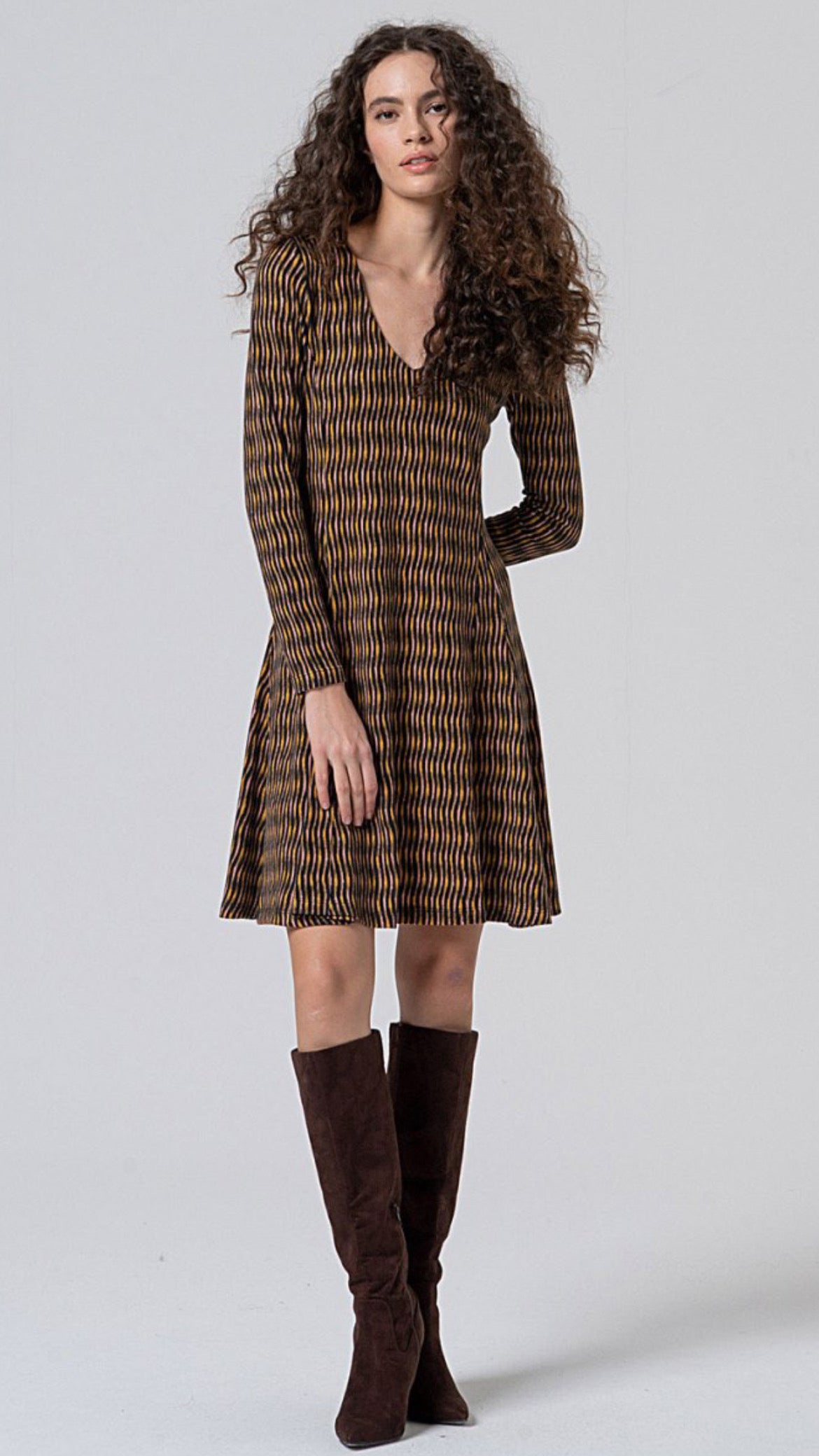 Vestido corto evasé elástico Verde