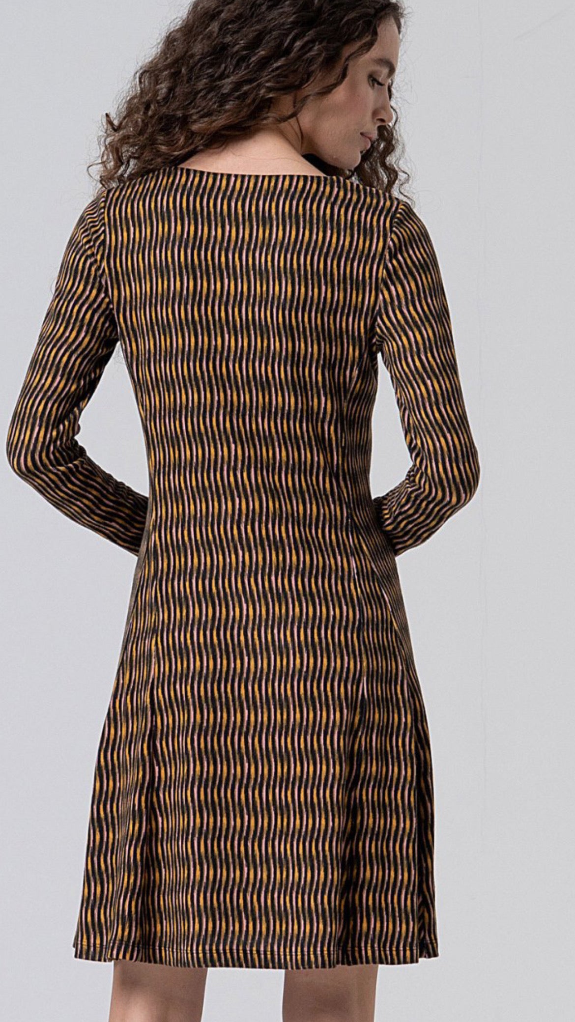 Vestido corto evasé elástico Verde