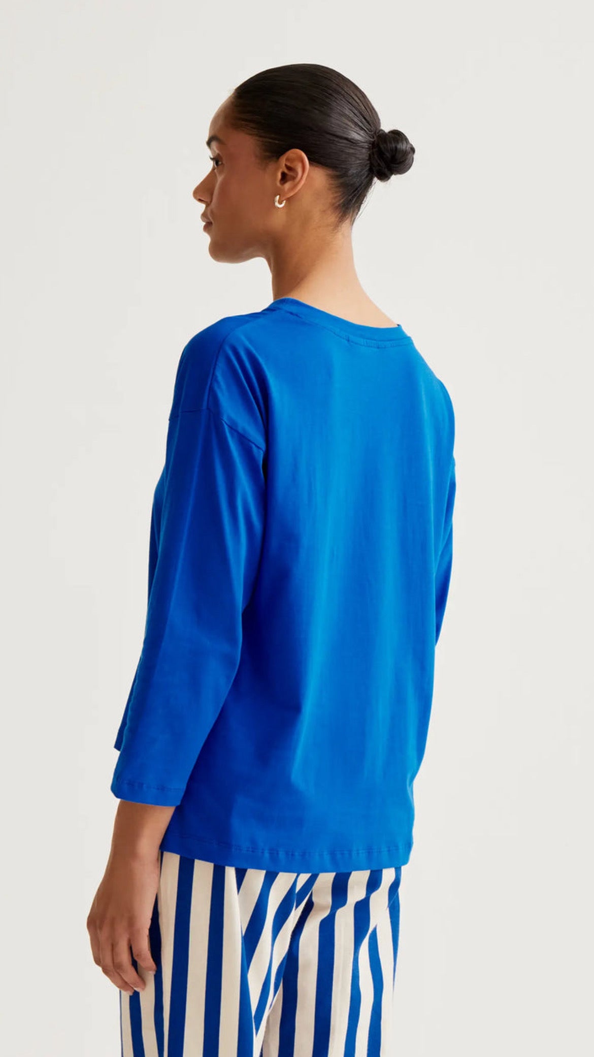 Camiseta azul con bordado Coccinellidae
