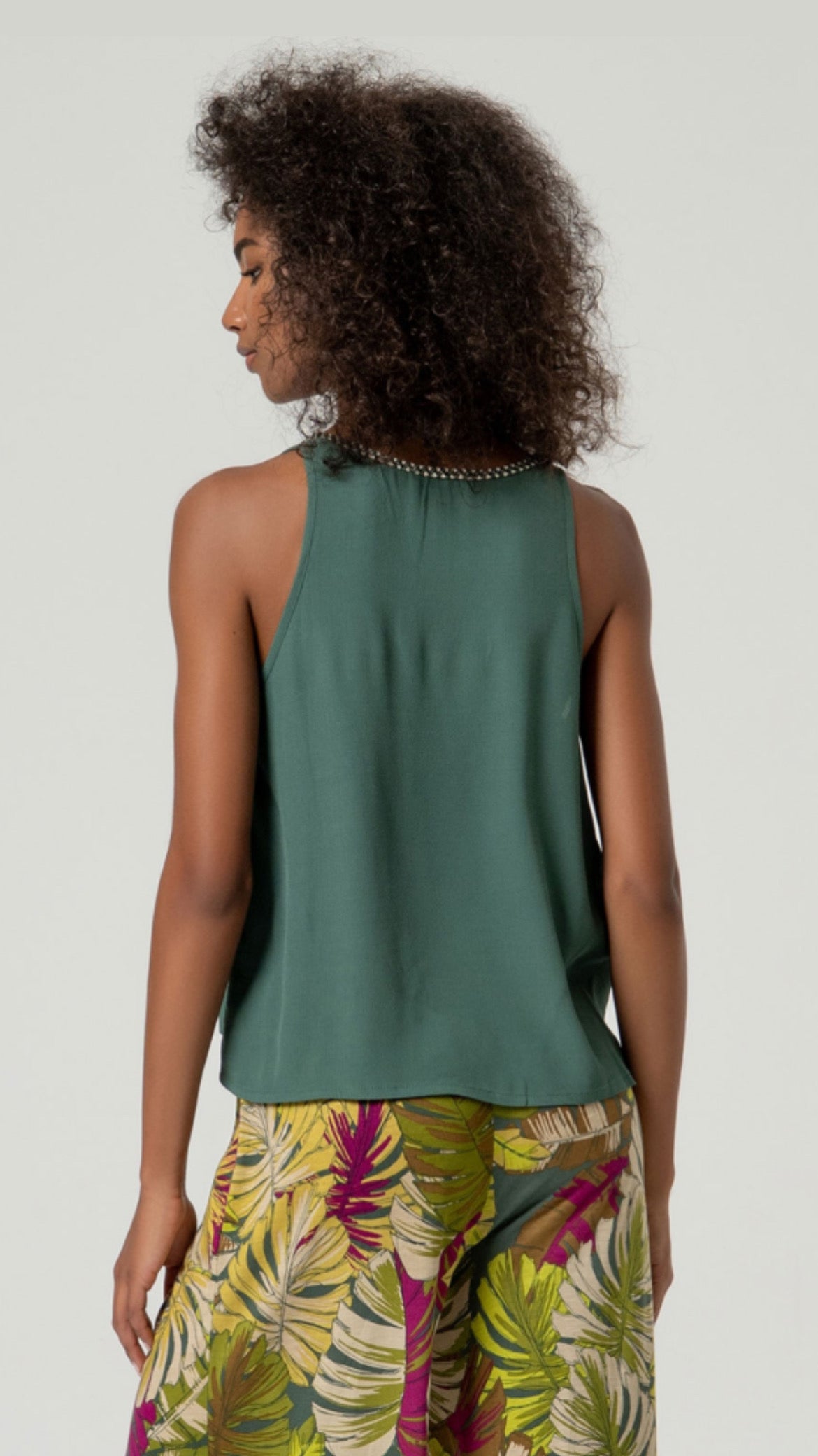 Top EcoVero sin mangas detalle escote Verde Botell