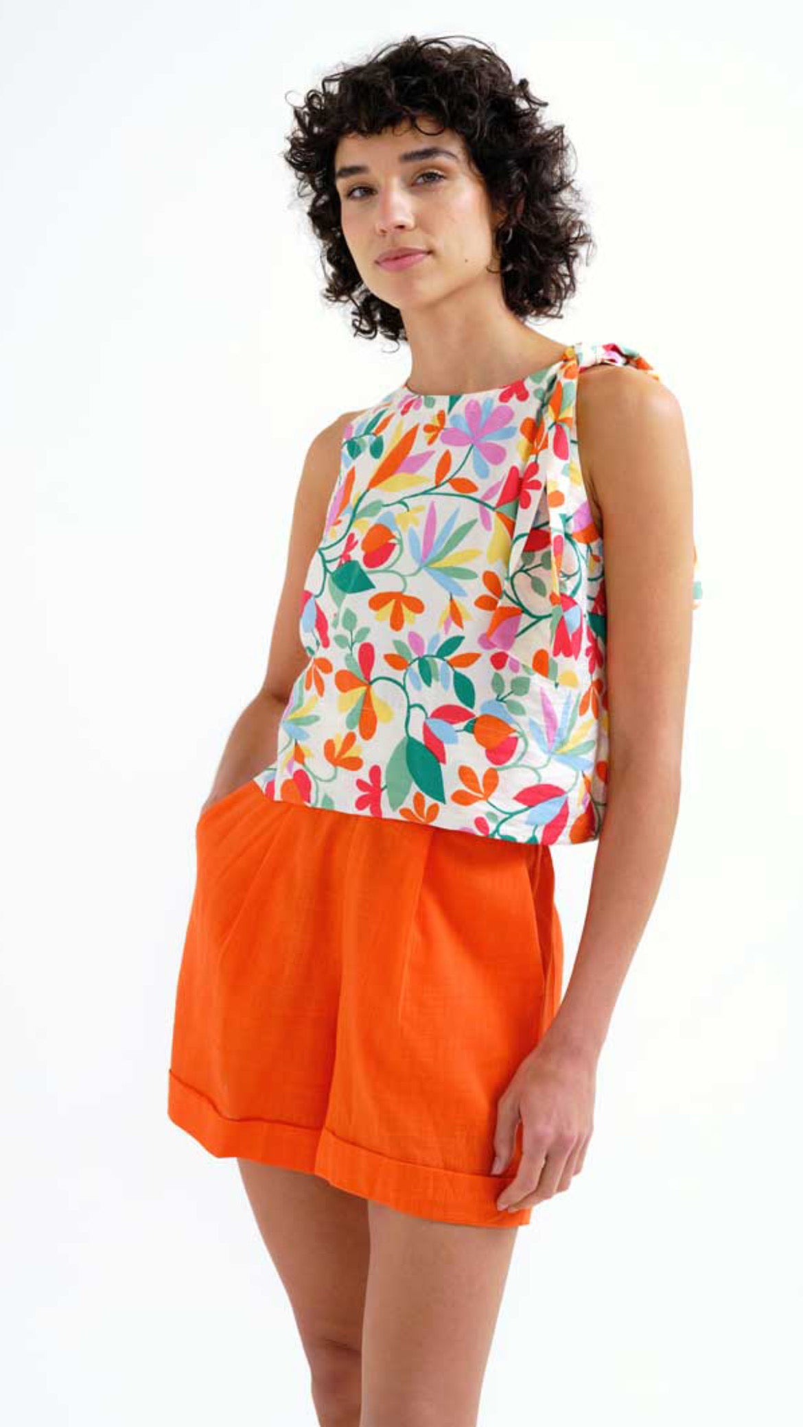 Top con estampado loto