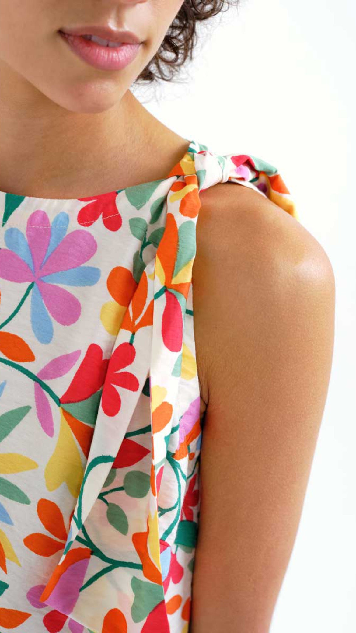 Top con estampado loto
