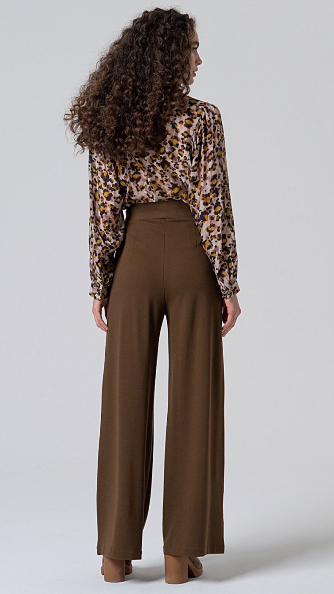 Pantalón ancho sin cierres Kaki Oscuro