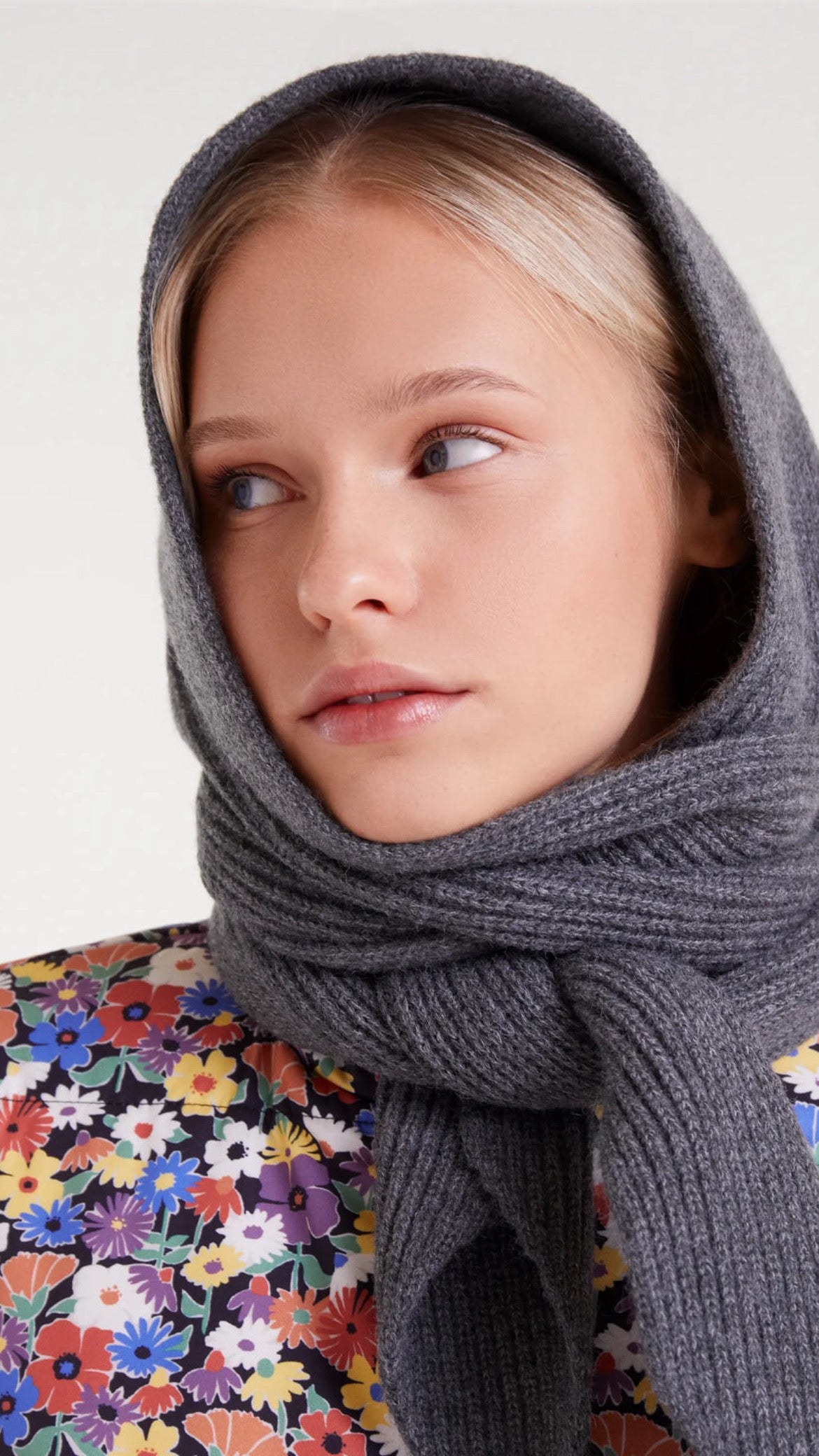 Gorro beanie punto fino gris