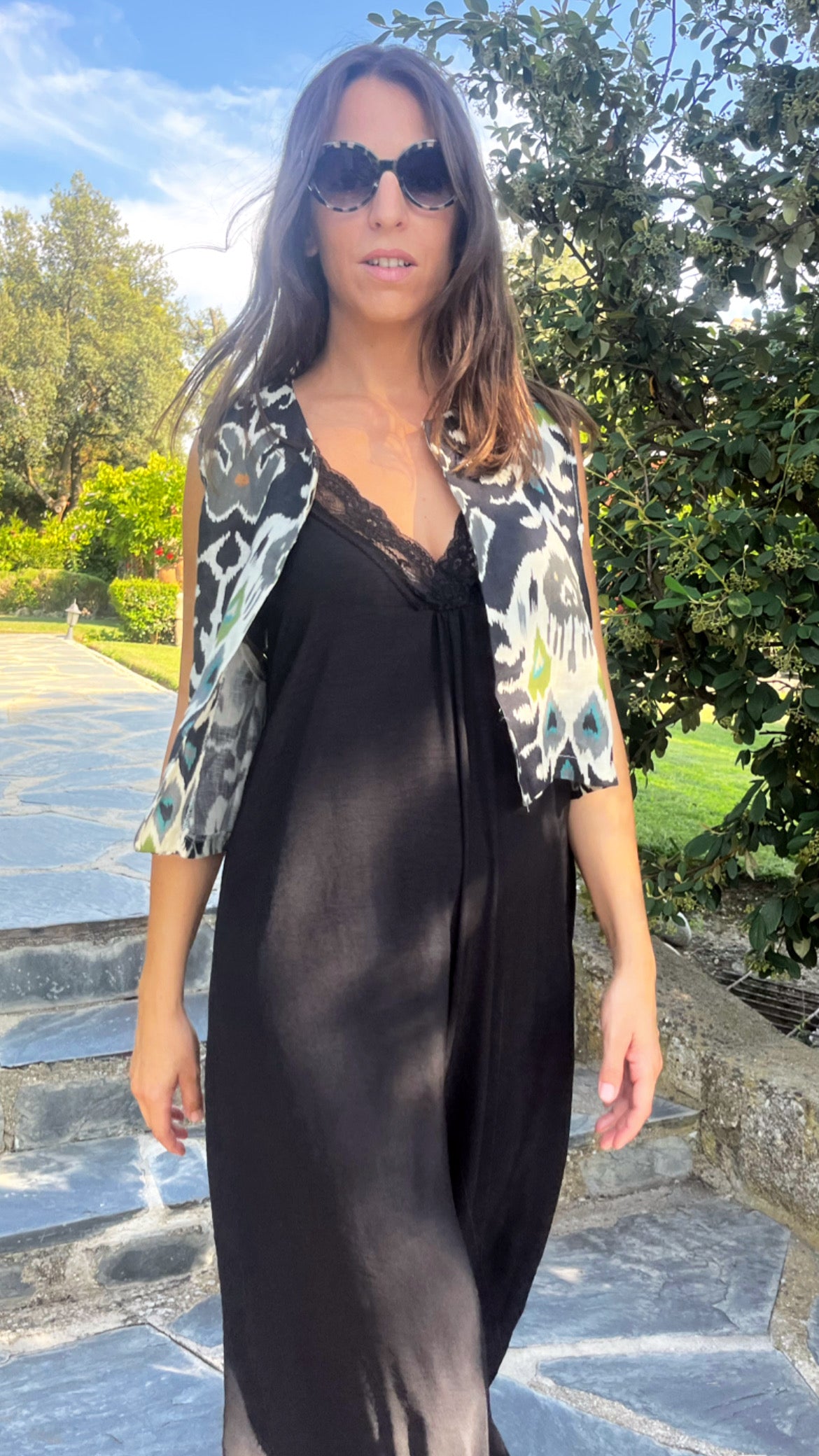 Mono Manuela Negro